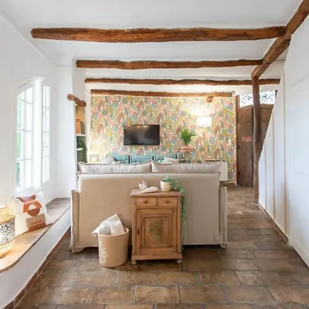 Lovely Old Town House Sea View, 1br Ac, Pool,sauna Apartment
